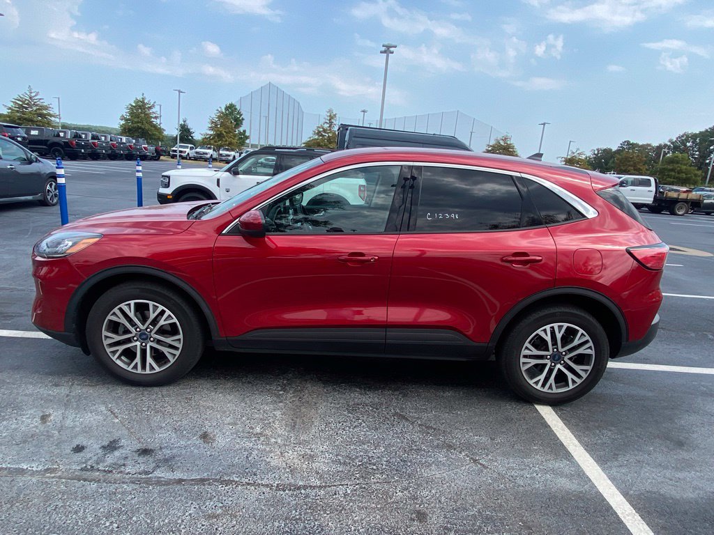 Certified 2022 Ford Escape SEL w/ Technology Package AWD/4WD image 4