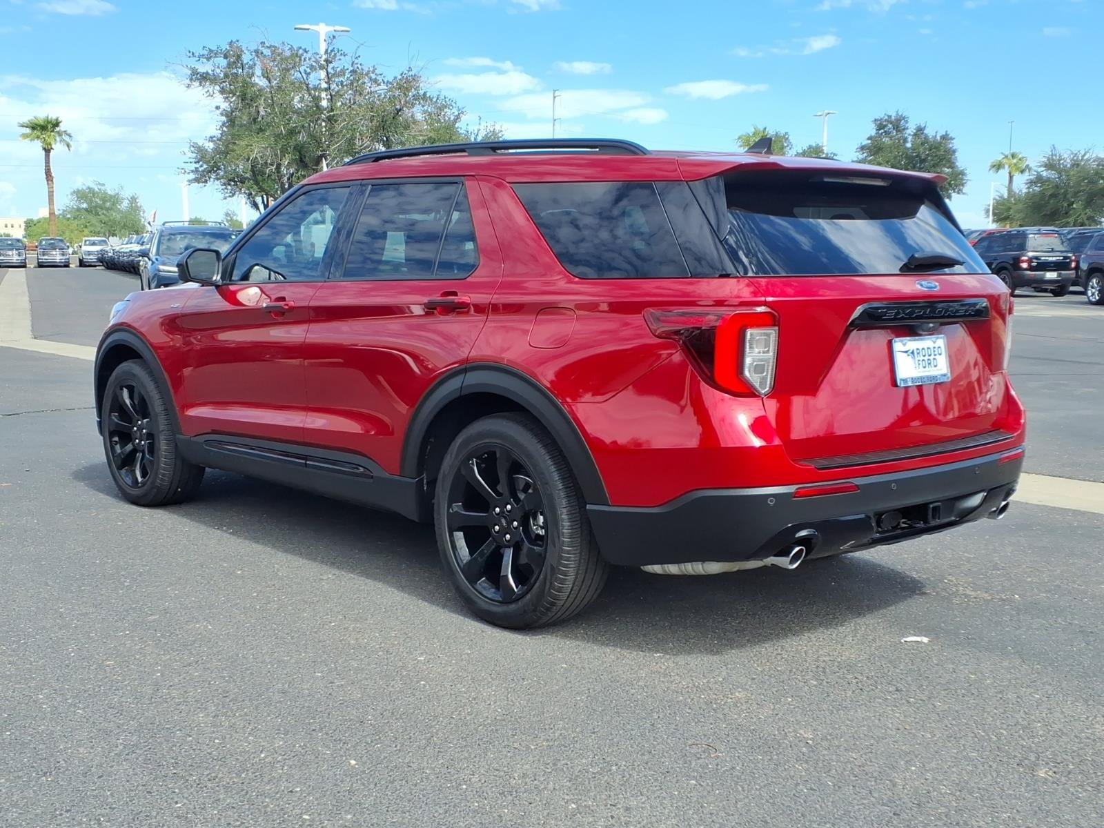 Certified 2023 Ford Explorer ST-Line w/ Class IV Trailer Tow Package RWD image 4