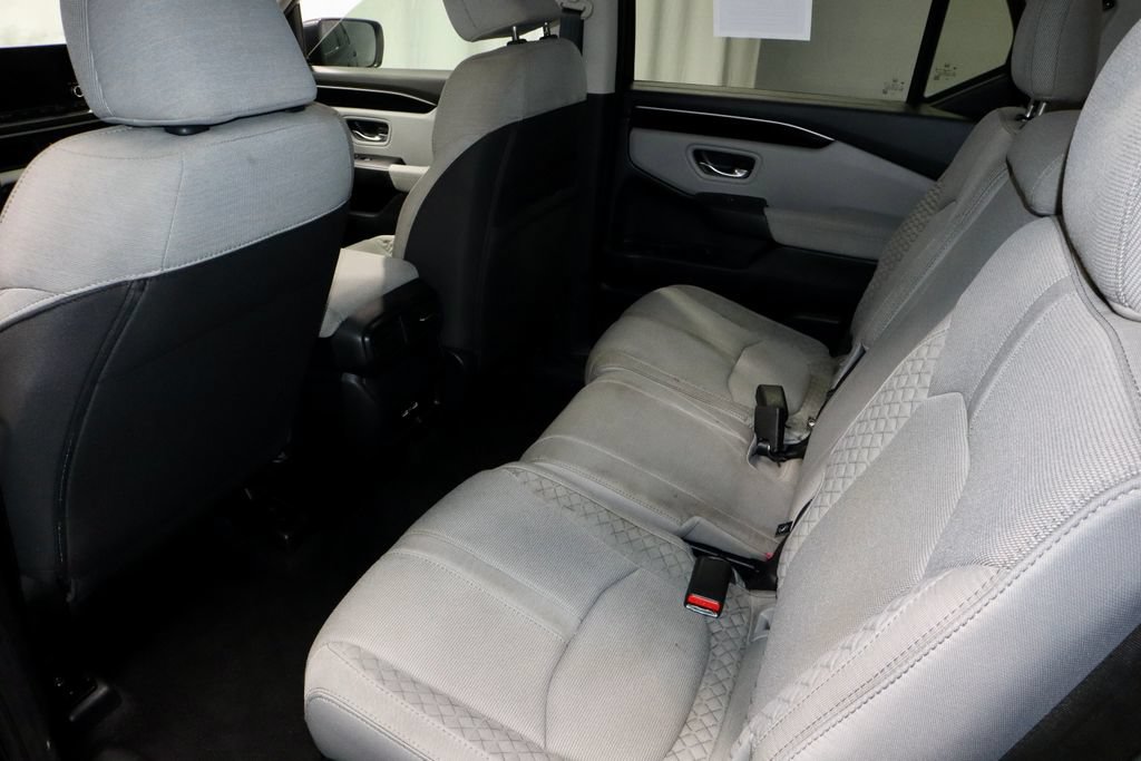 Used 2023 Honda Pilot LX image 19