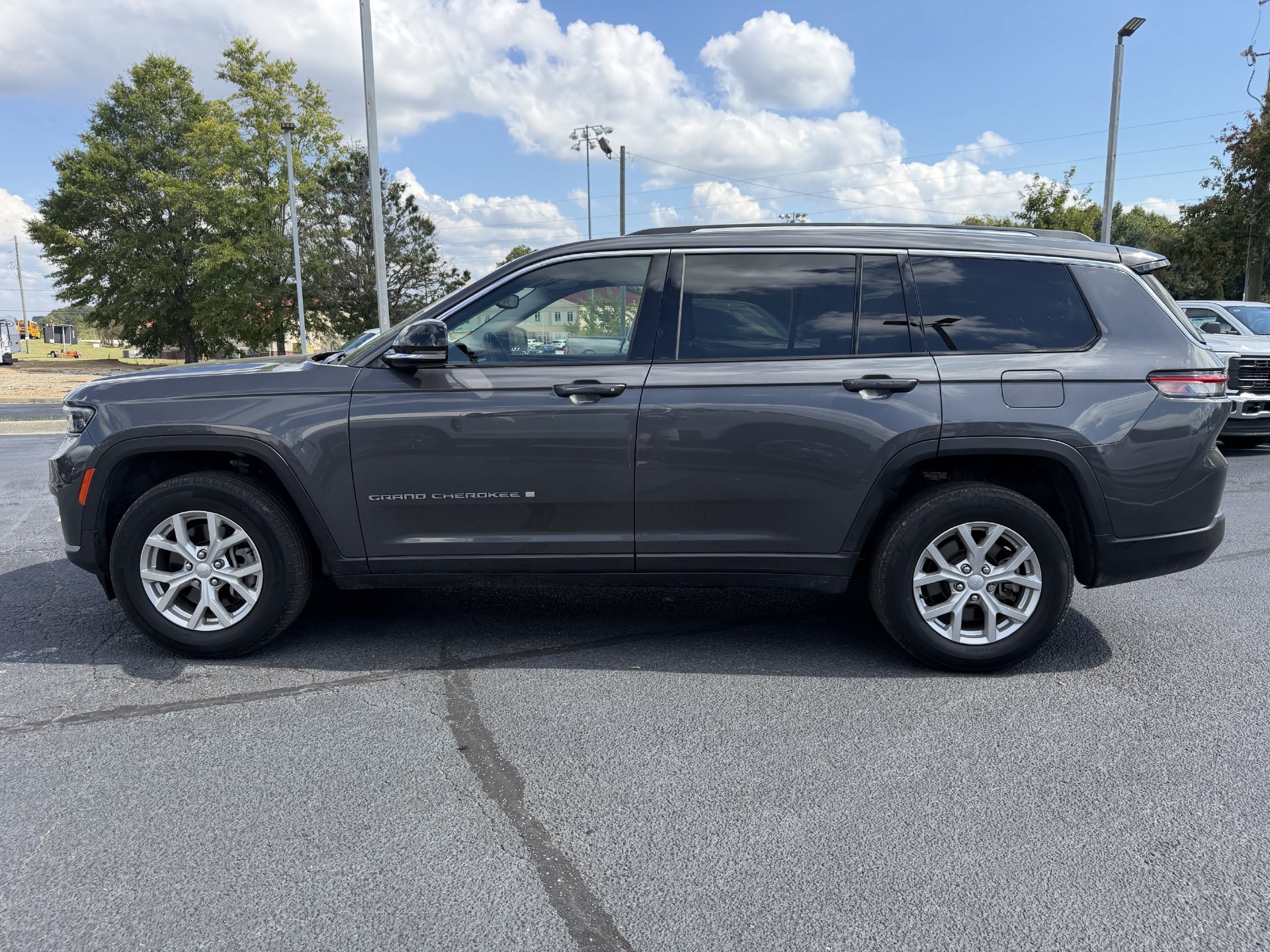 Used 2023 Jeep Grand Cherokee L Limited RWD image 16
