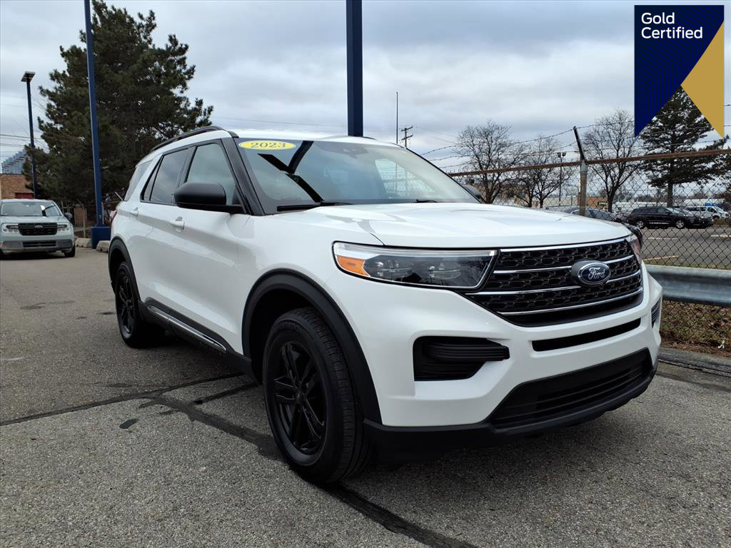 Certified 2023 Ford Explorer XLT w/ Class IV Trailer Tow Package image 1