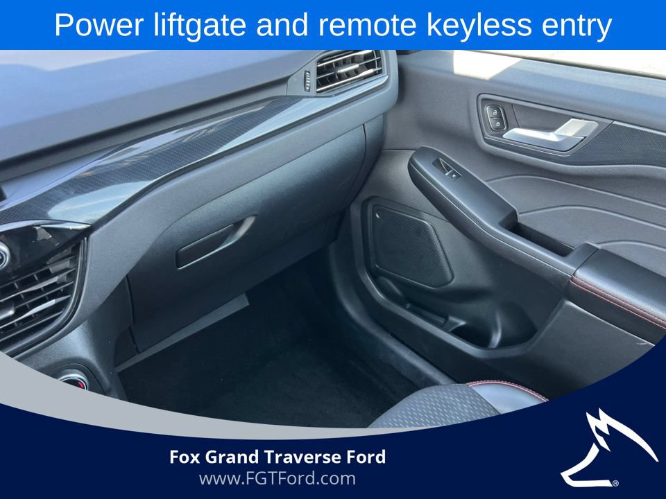 Certified 2025 Ford Escape ST-Line Select AWD/4WD image 30