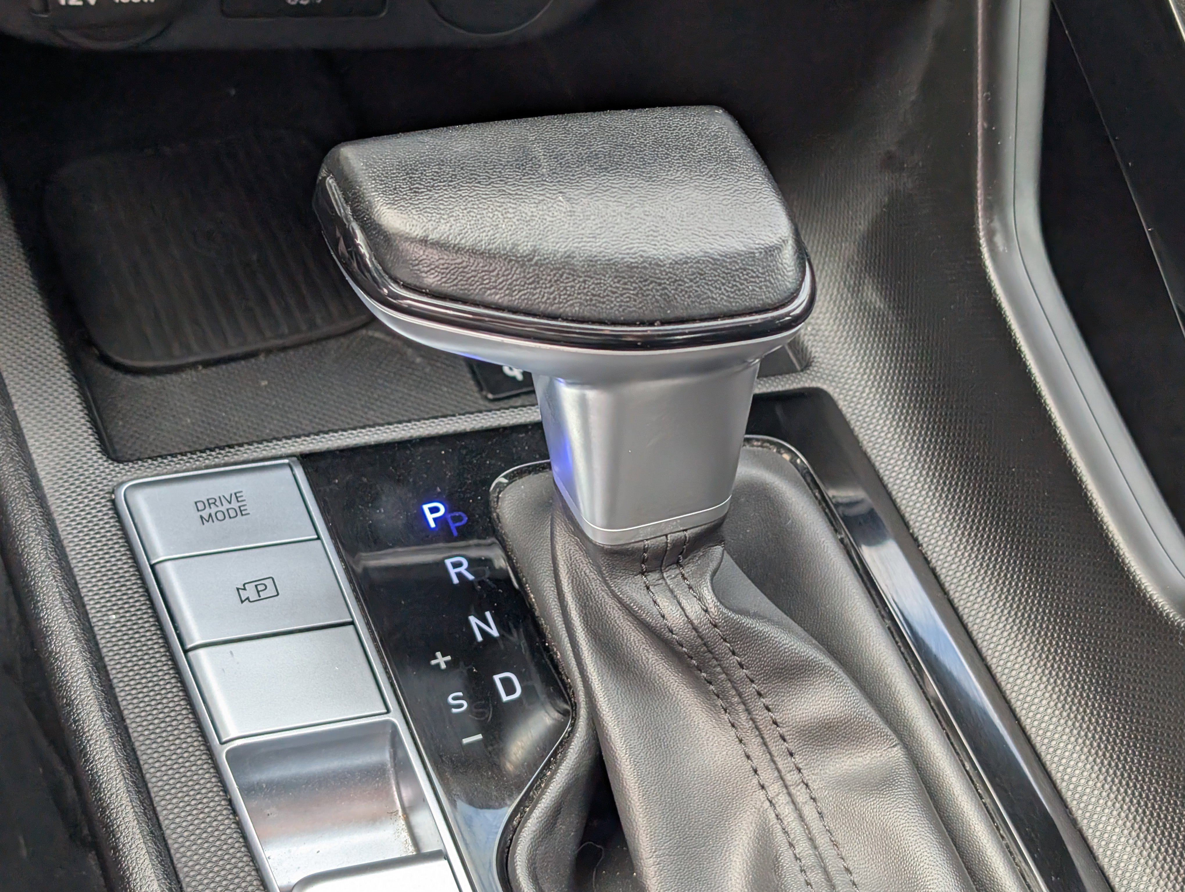 Used 2025 Hyundai Elantra SEL image 30