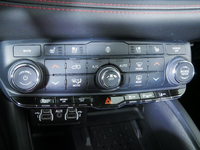 Used 2025 Dodge Durango GT AWD/4WD image 30