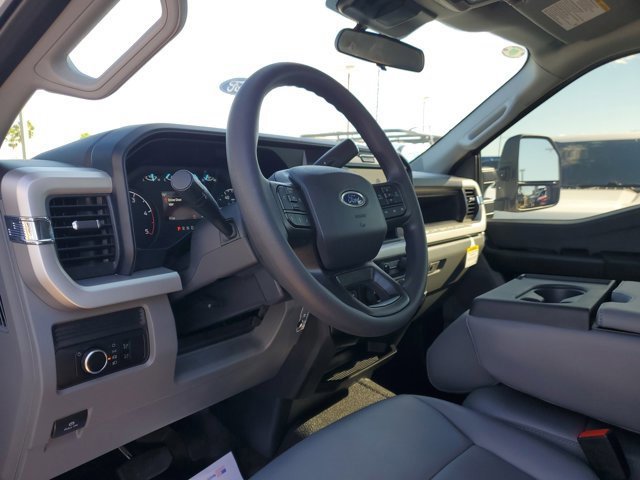 Certified 2025 Ford F550 4x4 Regular Cab Super Duty image 12