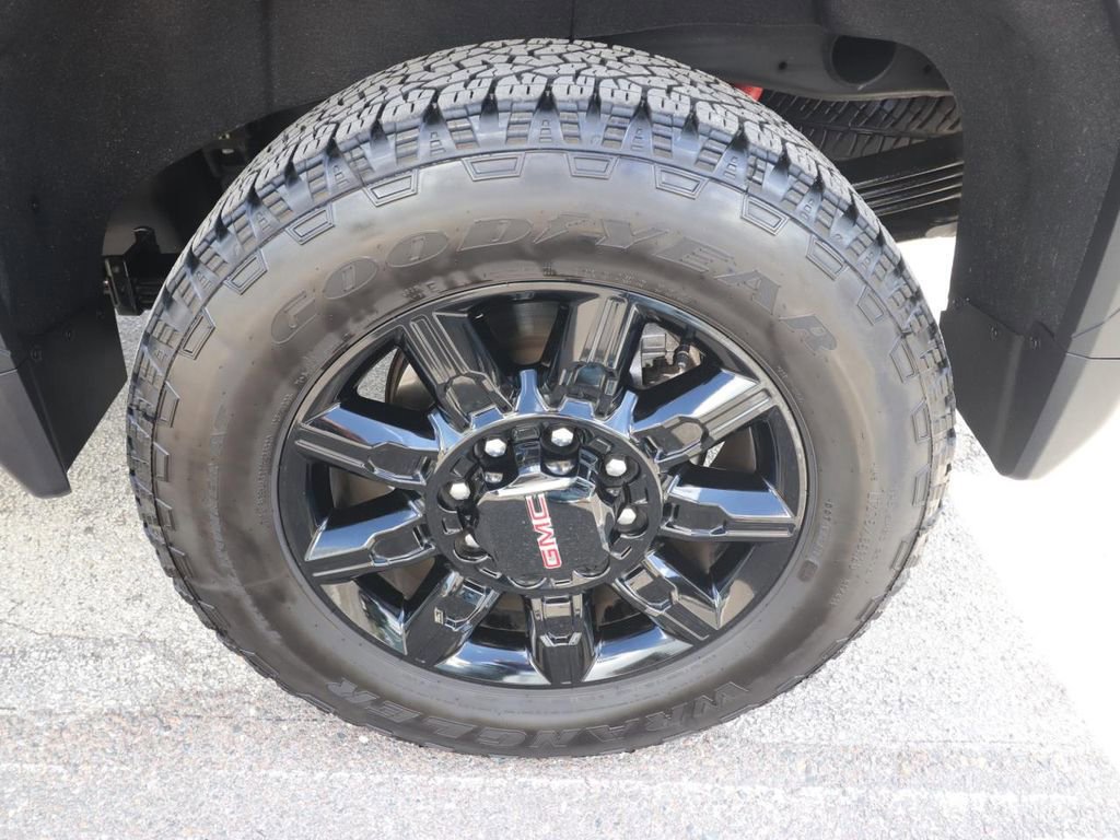 Used 2025 GMC Sierra 2500 AT4 w/ AT4 Premium Plus Package image 25