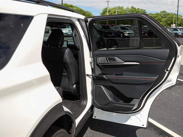 Certified 2025 Ford Explorer ST-Line w/ ST-Line Street Pack AWD/4WD image 36