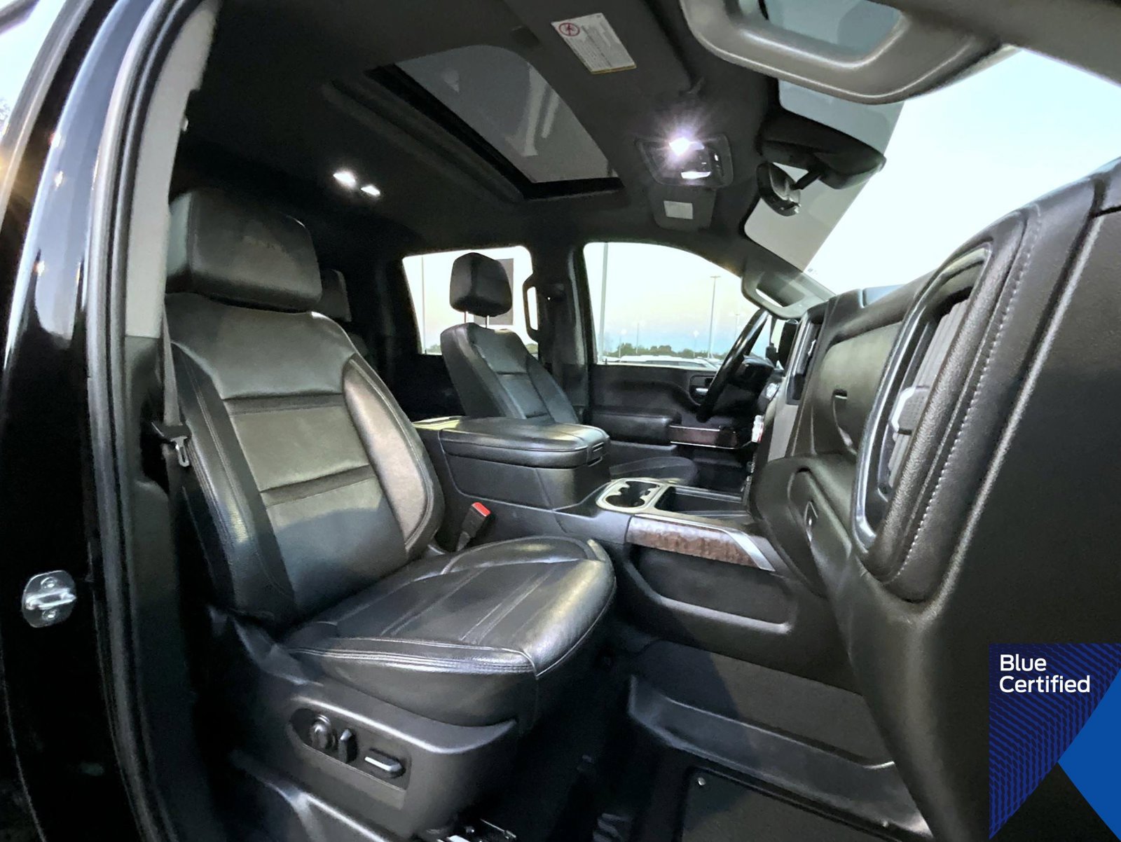 Used 2023 GMC Sierra 2500 Denali w/ Denali Black Diamond Edition AWD/4WD image 16