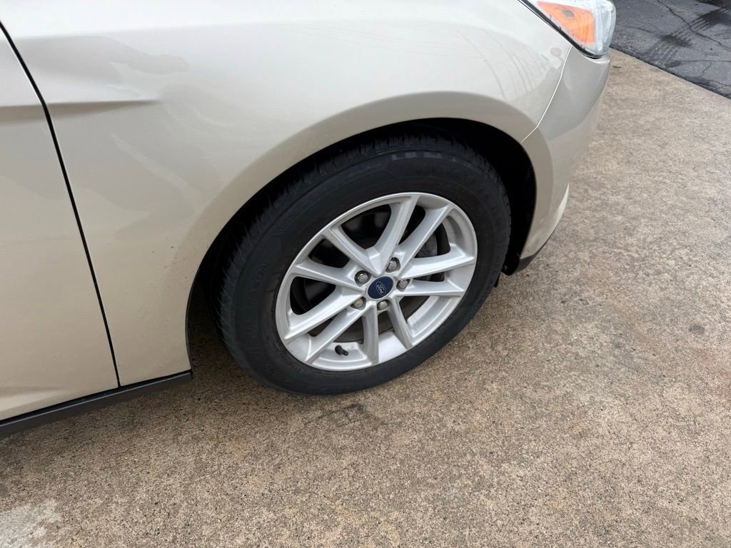 Certified 2018 Ford Focus SE image 9