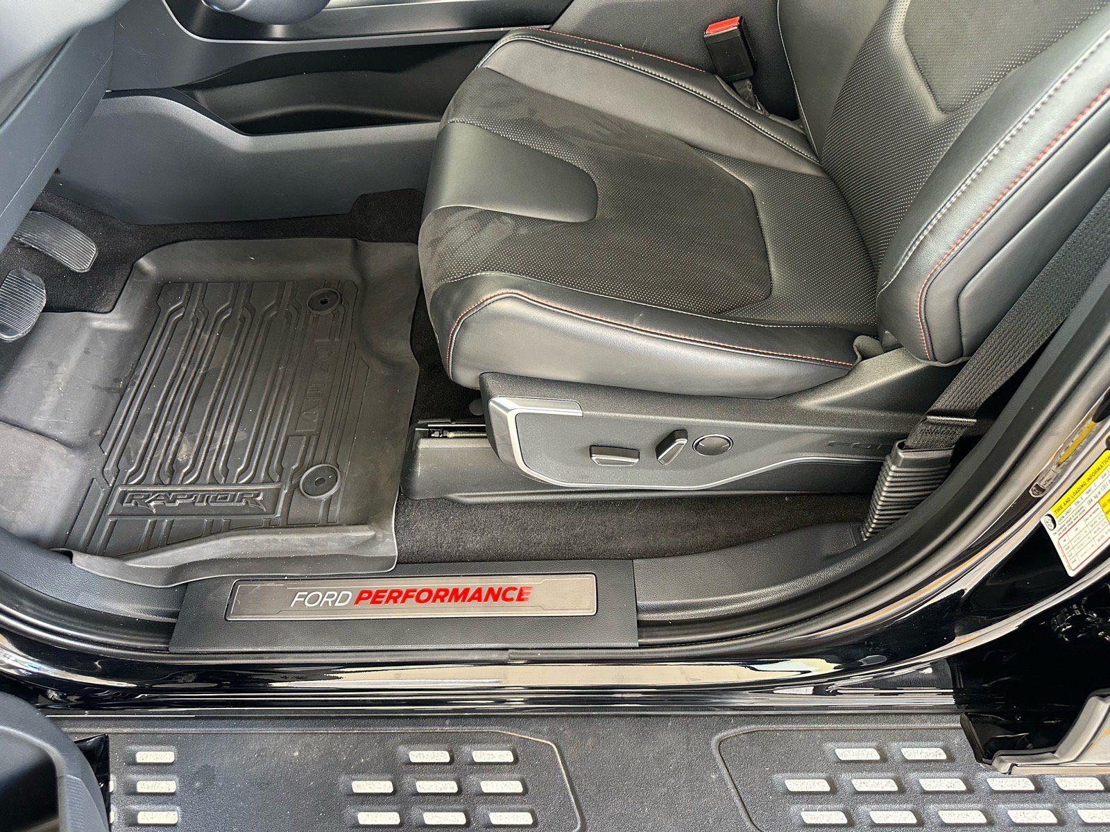 Certified 2025 Ford F150 Raptor AWD/4WD image 21