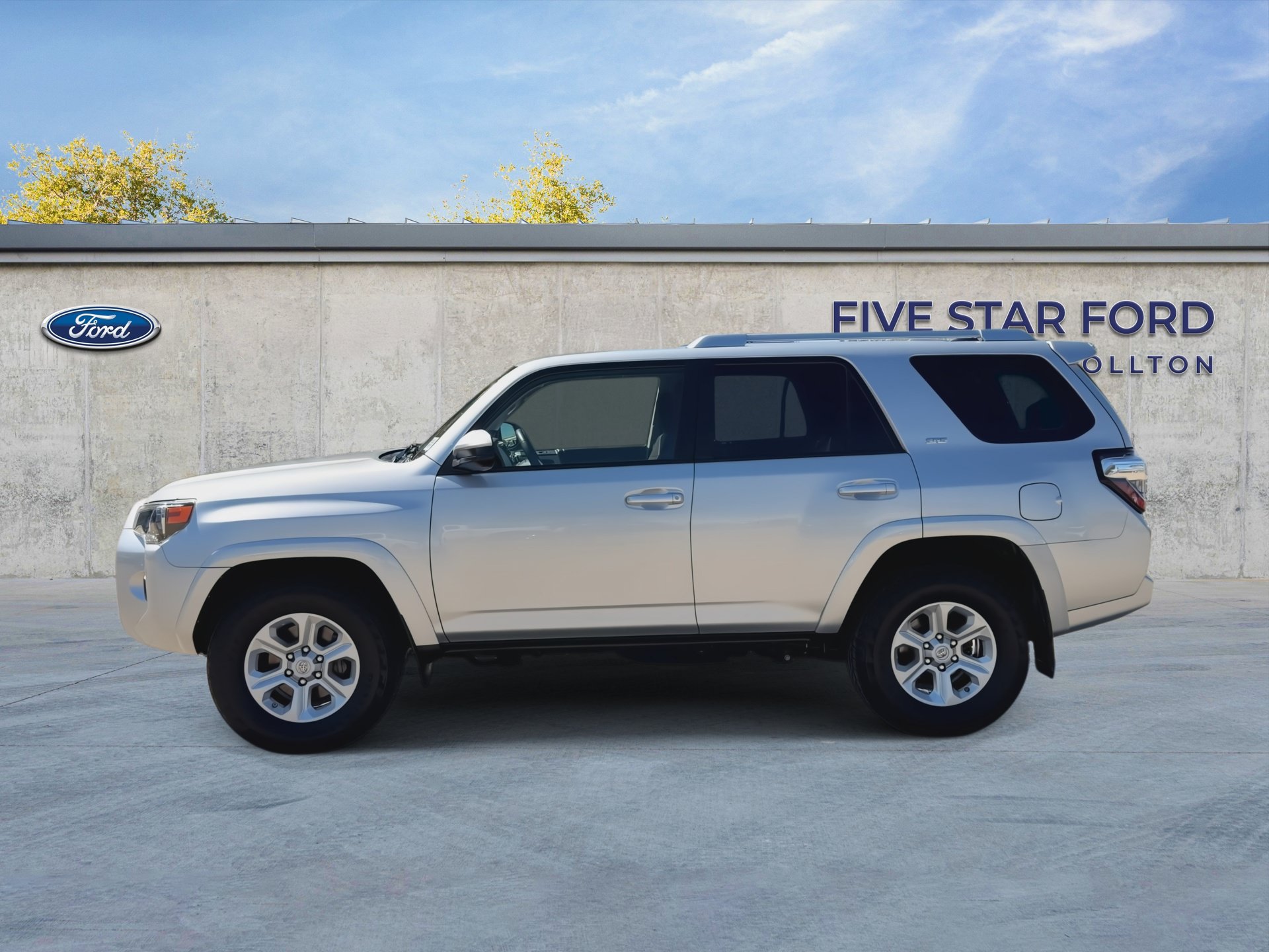 Used 2018 Toyota 4Runner SR5 RWD image 5