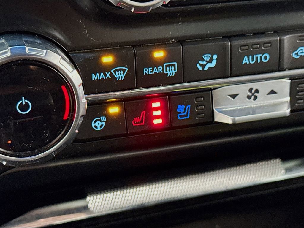 Certified 2022 Ford F150 Lariat w/ Equipment Group 502A High image 24