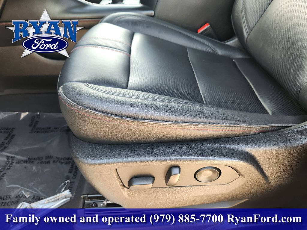 Used 2023 Chevrolet Tahoe RST w/ Luxury Package RWD image 17