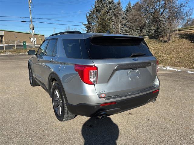 Certified 2024 Ford Explorer XLT w/ Equipment Group 202A image 3