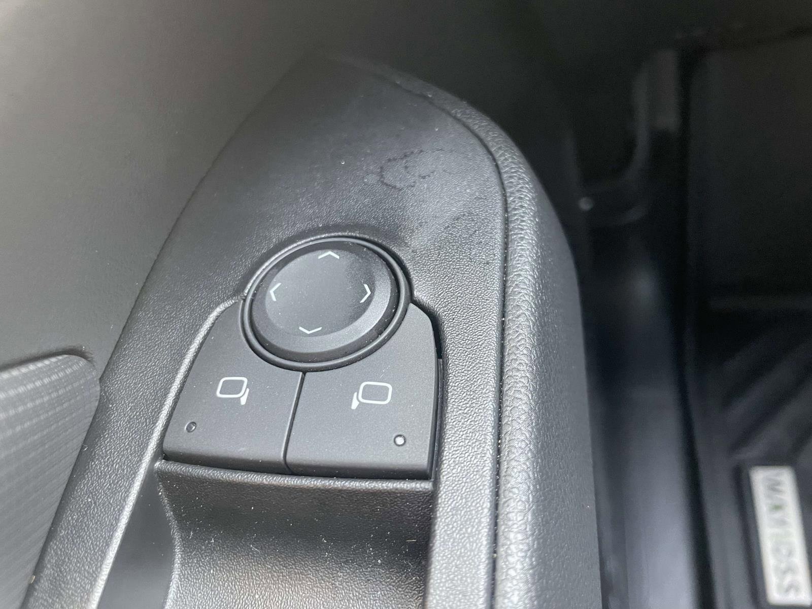 Used 2024 Chevrolet Equinox EV RS image 29