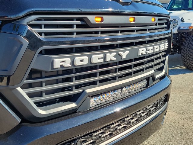 Used 2024 RAM 1500 Laramie AWD/4WD image 14