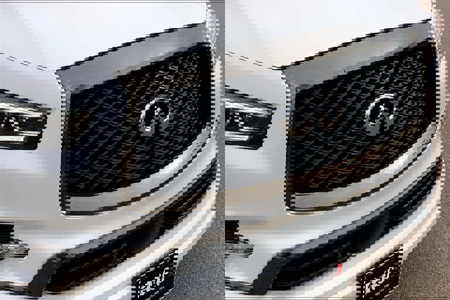 Used 2022 INFINITI QX80 Premium Select w/ Cargo Package image 30