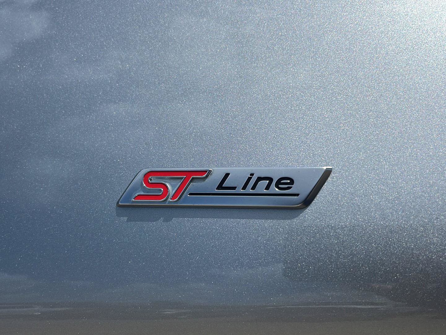 Certified 2024 Ford Explorer ST-Line w/ Class IV Trailer Tow Package RWD image 32