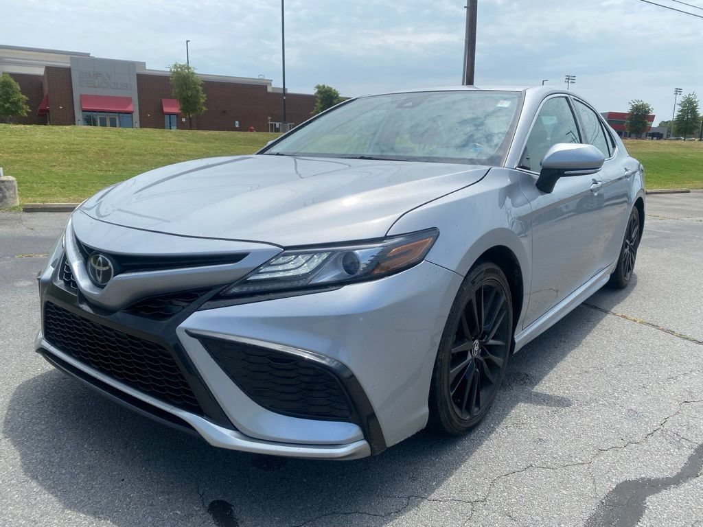 Used 2024 Toyota Camry XSE FWD image 3