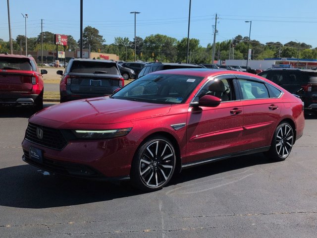 Used 2024 Honda Accord Touring image 8