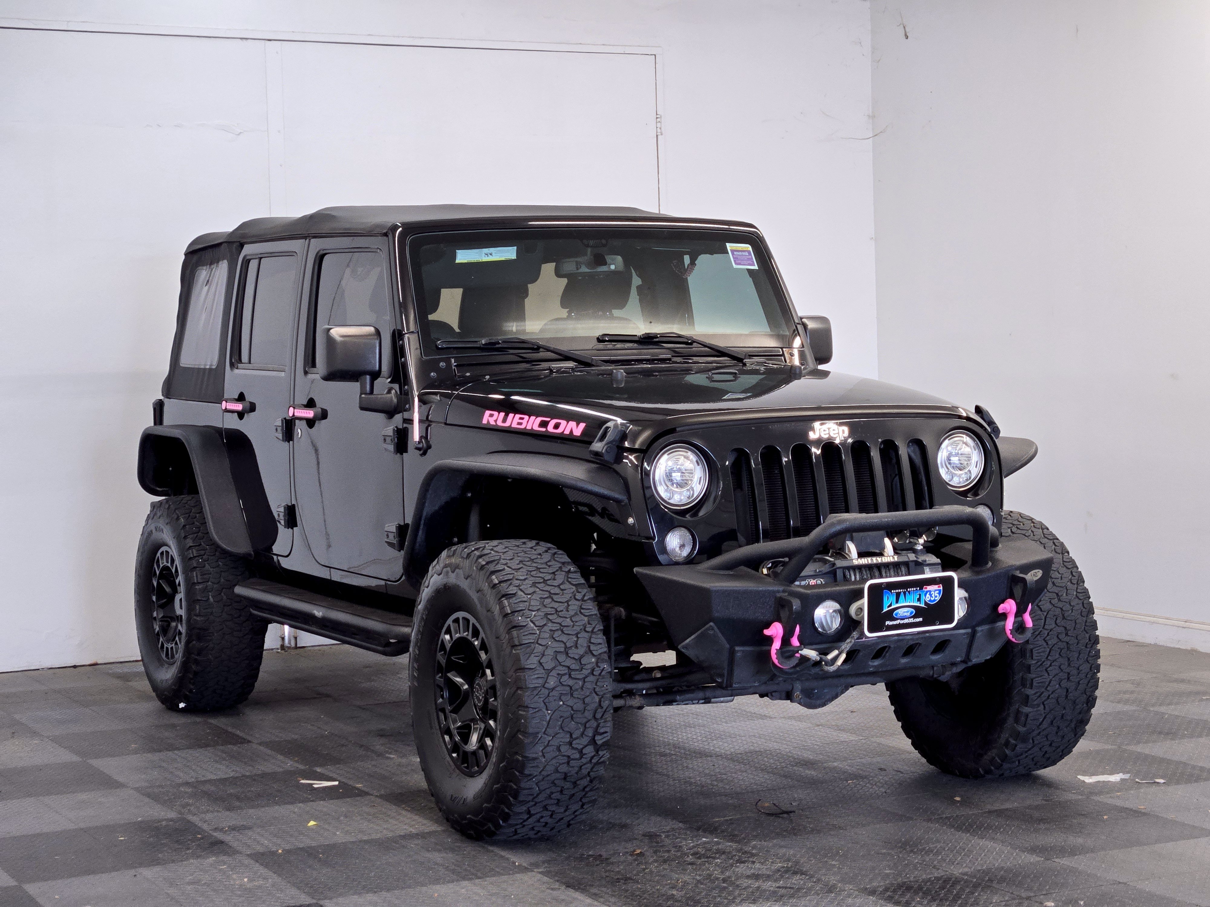 Used 2017 Jeep Wrangler Unlimited Rubicon w/ Connectivity Group AWD/4WD image 2