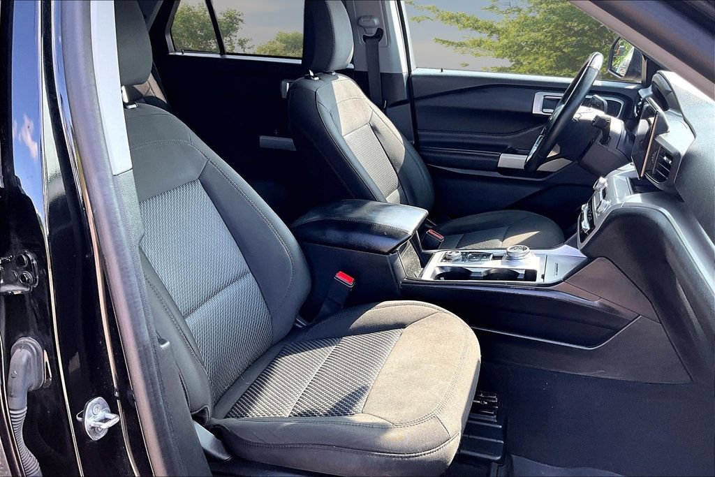 Certified 2023 Ford Explorer XLT AWD/4WD image 7
