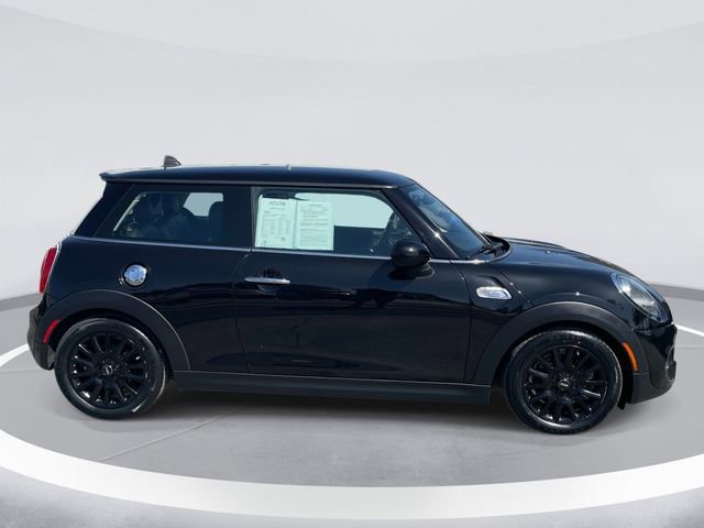 Used 2019 MINI Cooper S w/ Signature Upholstery Package FWD image 4