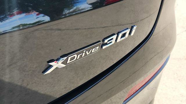 Used 2023 BMW X4 xDrive30i w/ Parking Assistance Package image 37