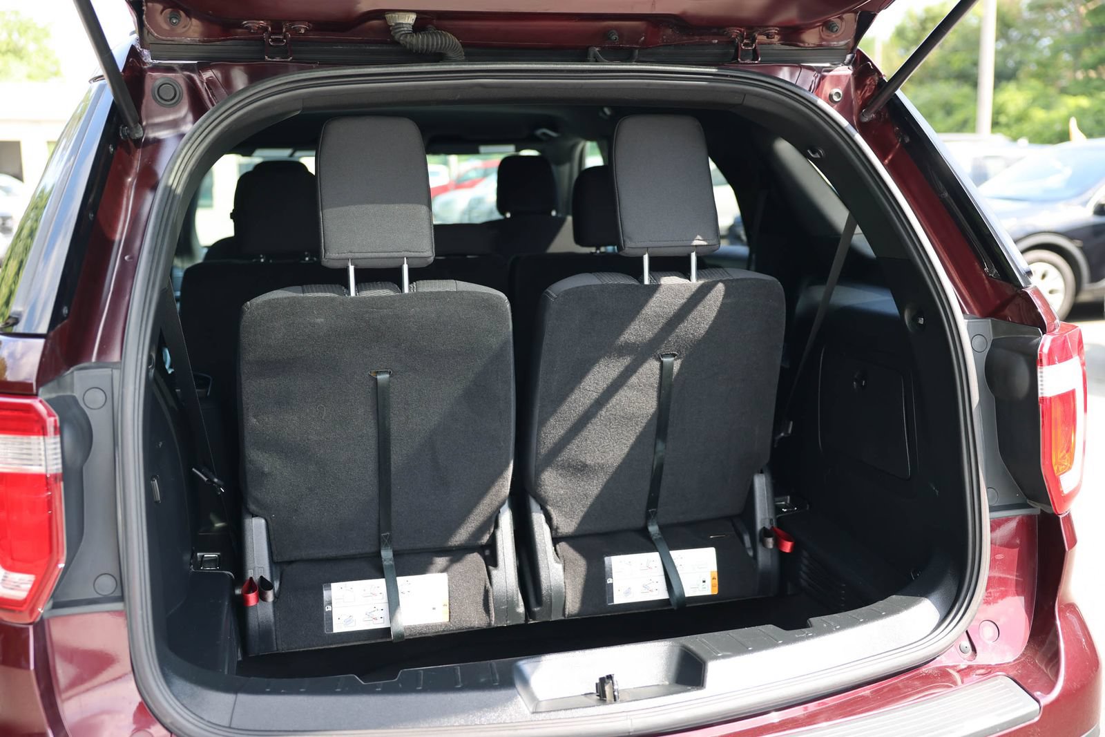 Certified 2018 Ford Explorer XLT AWD/4WD image 15