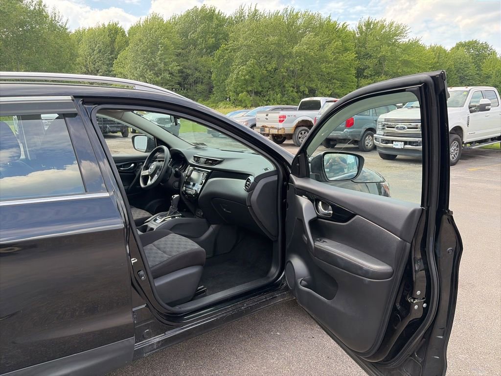 Used 2019 Nissan Rogue Sport SV AWD/4WD image 28