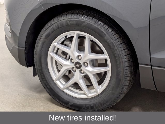 Certified 2024 Ford Edge SEL w/ Convenience Package AWD/4WD image 2