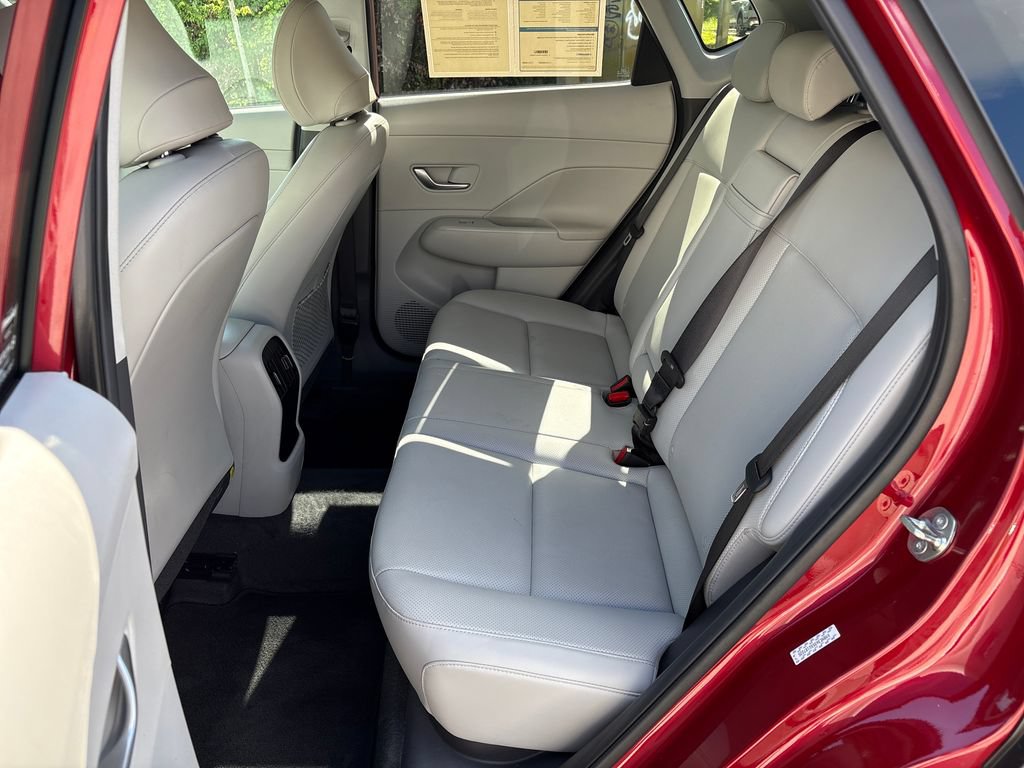 Used 2025 Hyundai Kona Limited FWD image 32