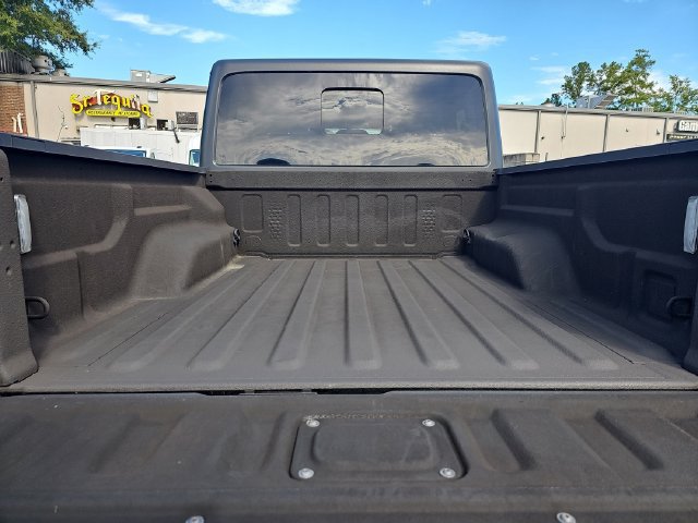 Used 2023 Jeep Gladiator Overland AWD/4WD image 14