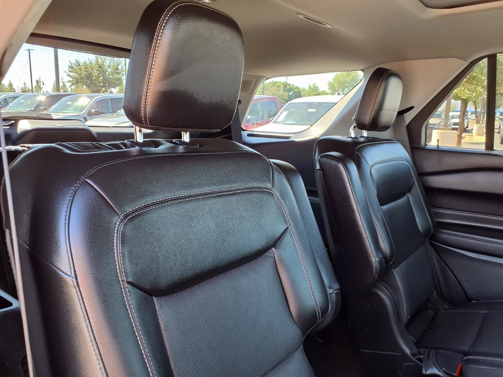 Certified 2022 Ford Explorer Limited w/ Limited Technology Package RWD image 15