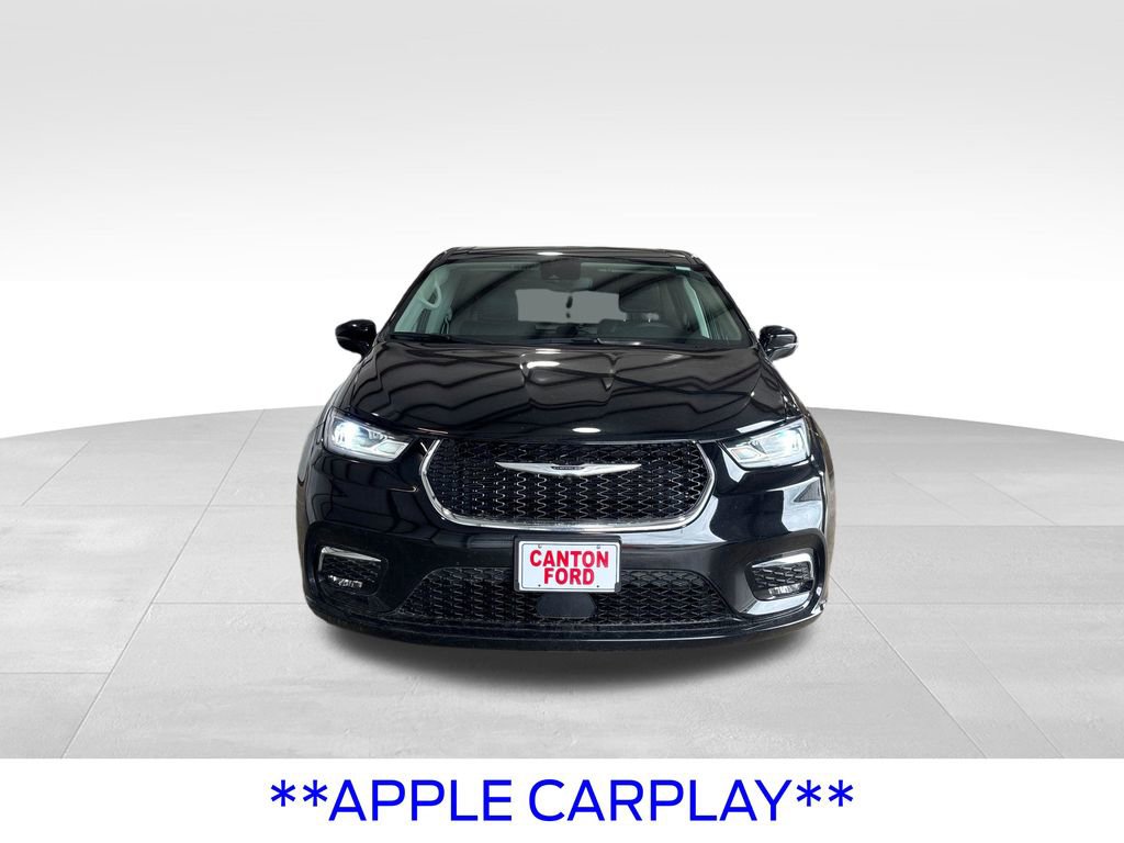 Used 2024 Chrysler Pacifica Touring-L image 11