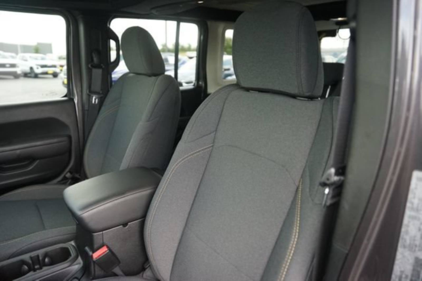 Used 2025 Jeep Wrangler Unlimited Sport AWD/4WD image 10