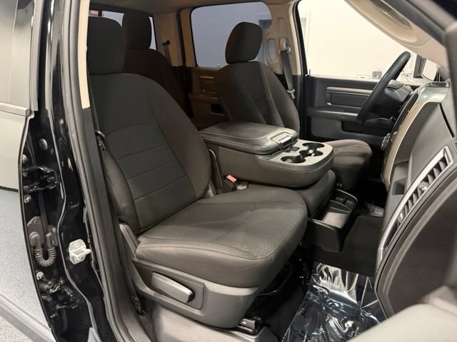 Used 2020 RAM 1500 Warlock AWD/4WD image 32