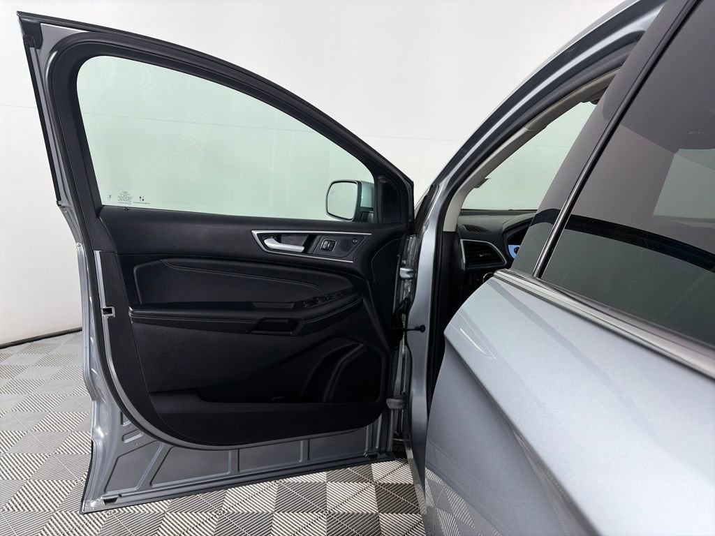 Certified 2024 Ford Edge Titanium image 10