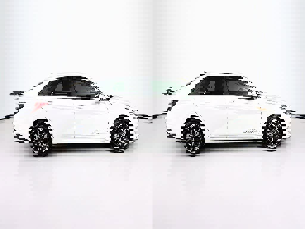 Used 2023 Hyundai Elantra SEL w/ Convenience Package image 24