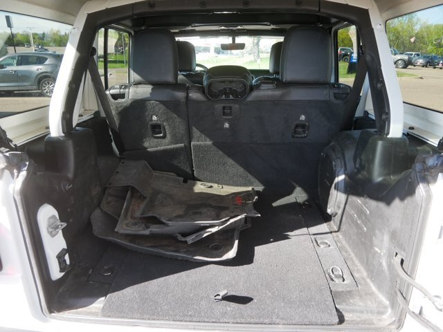 Used 2020 Jeep Wrangler Unlimited Sahara AWD/4WD image 9