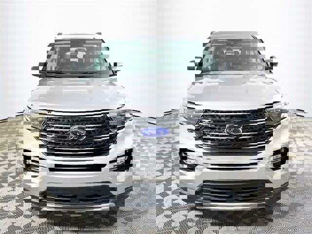 Certified 2023 Ford Explorer XLT w/ Equipment Group 202A image 8