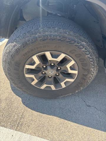 Used 2023 Toyota Tacoma TRD Off-Road w/ Technology Package AWD/4WD image 28