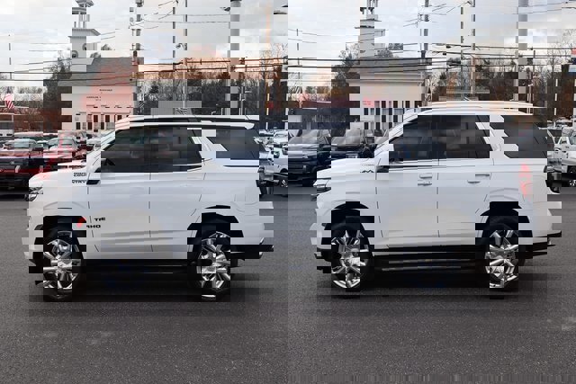 Used 2021 Chevrolet Tahoe High Country image 2