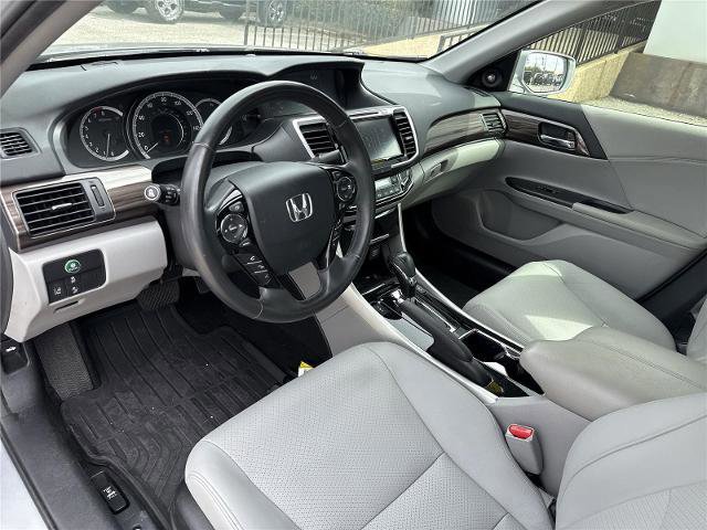 Used 2017 Honda Accord EX-L image 25