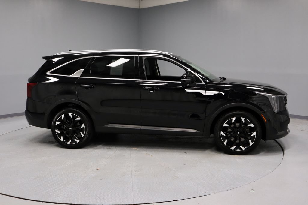 Used 2025 Kia Sorento SX FWD image 13