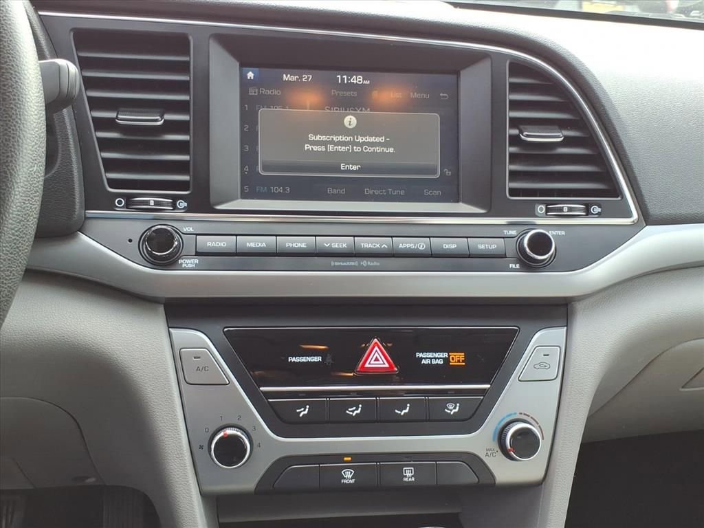 Used 2017 Hyundai Elantra SE FWD image 19