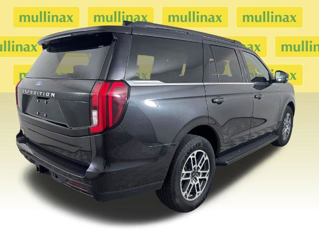 Certified 2025 Ford Expedition Active RWD image 4