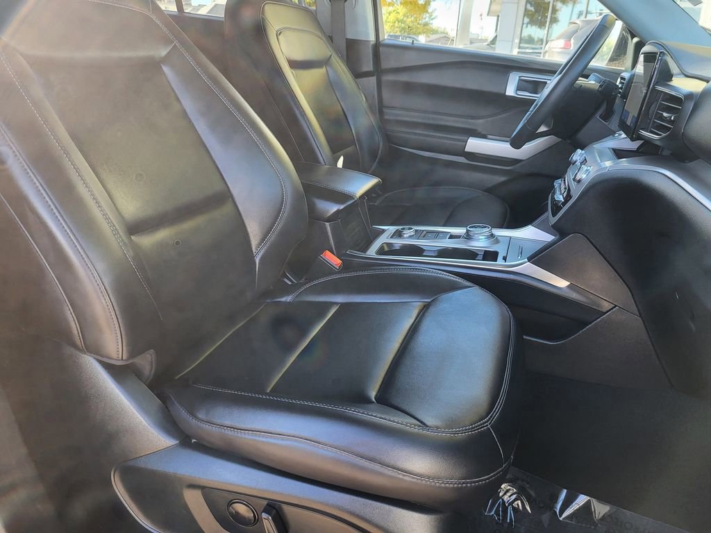 Certified 2023 Ford Explorer XLT w/ Equipment Group 202A image 23