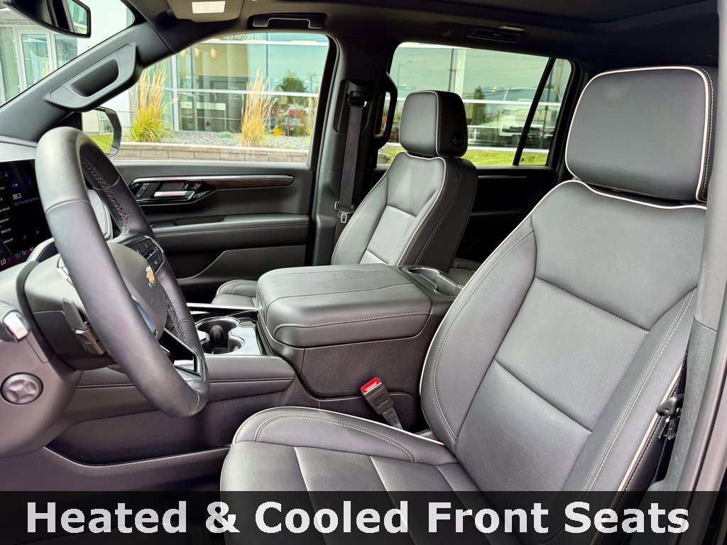 Used 2025 Chevrolet Suburban Premier w/ Sun And Tow Package image 9