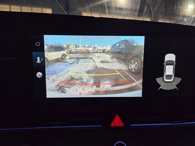 Used 2022 Hyundai Elantra Limited image 18